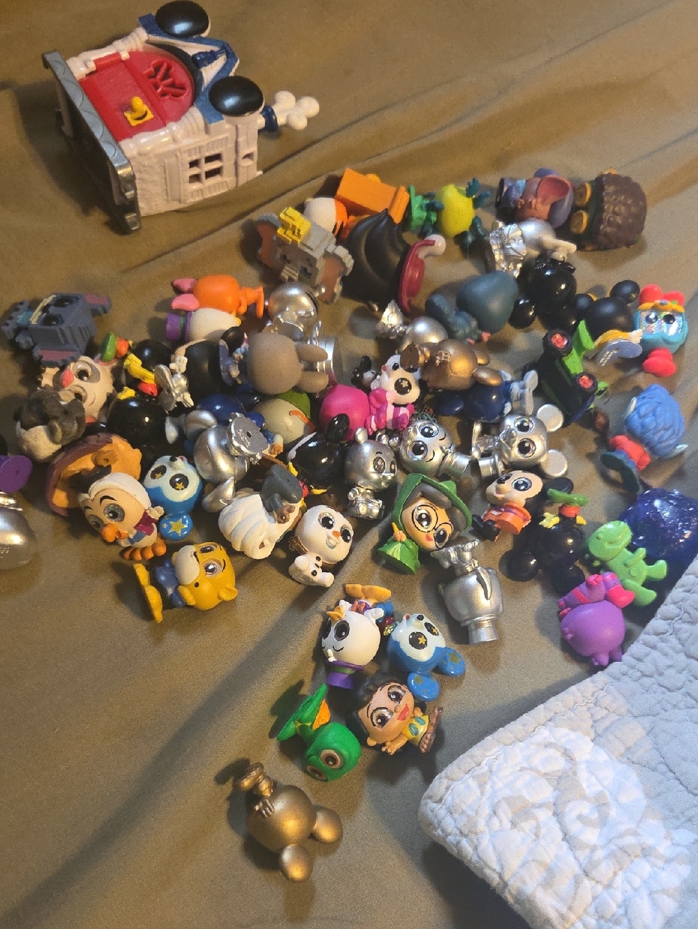 Disney Doorable Lot